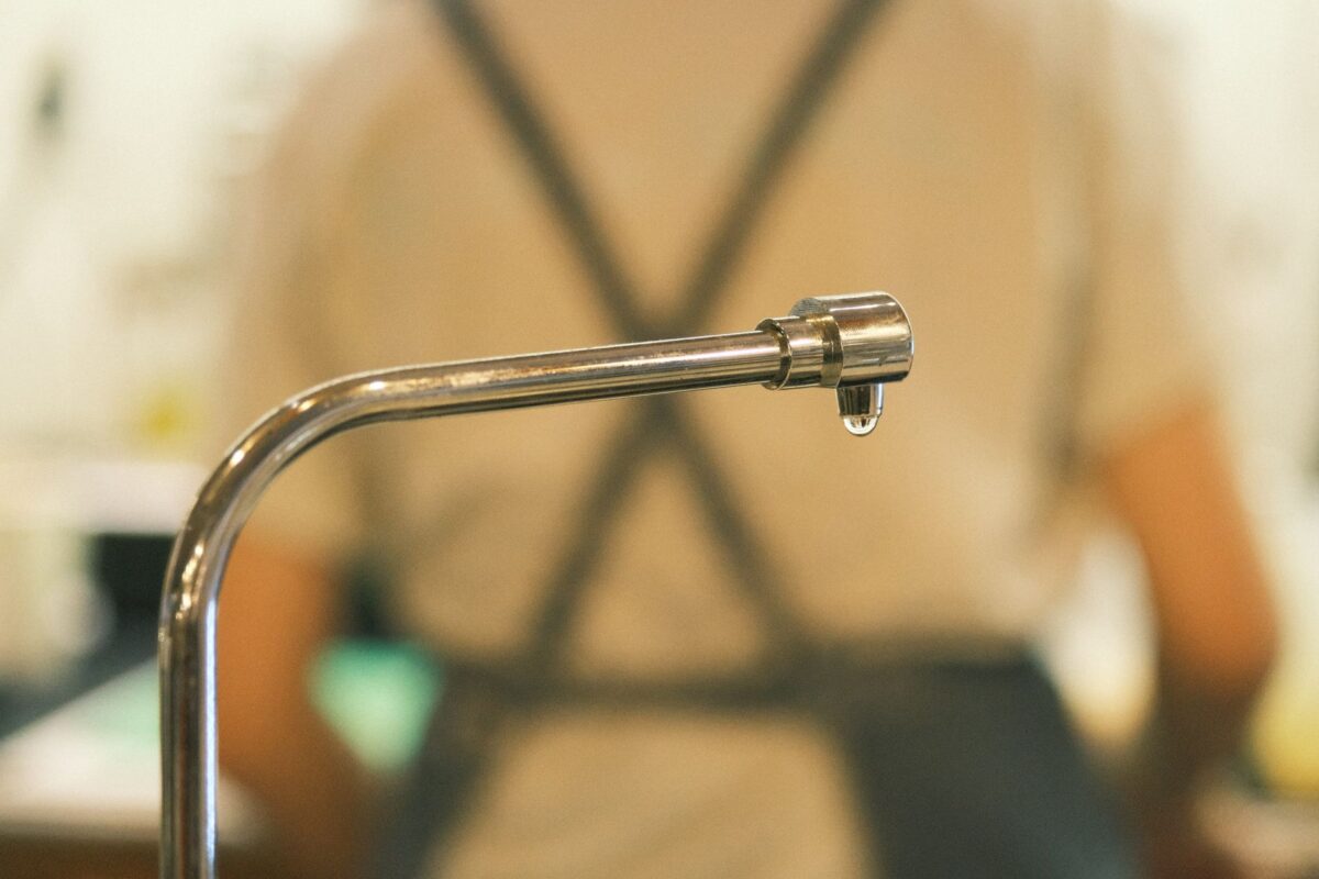 filtre eau efficace charbon actif retient