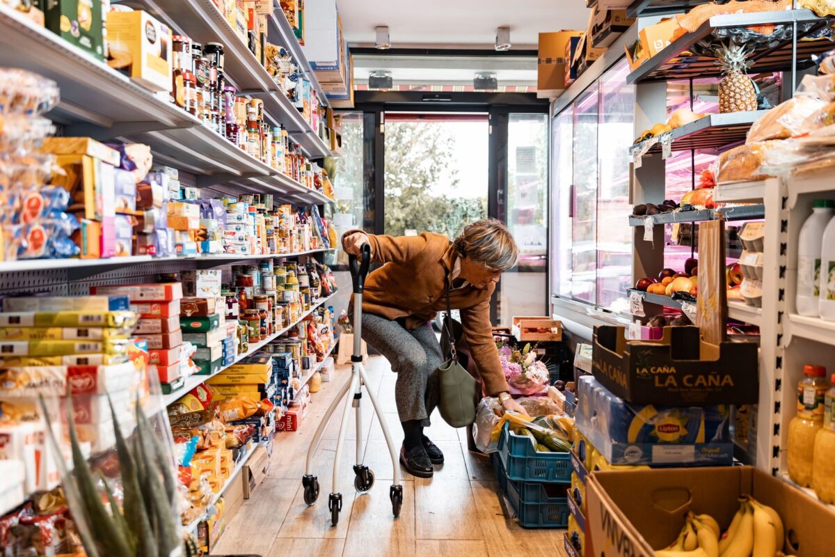 Canne de marche : comment bien la choisir selon vos besoins, sans se tromper
